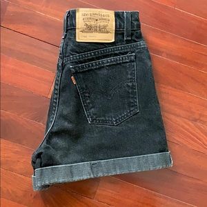 Black high waisted Levi’s shorts